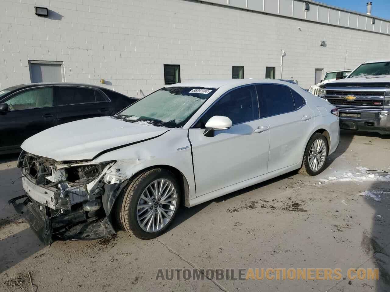 4T1B21HK3JU001759 TOYOTA CAMRY 2018