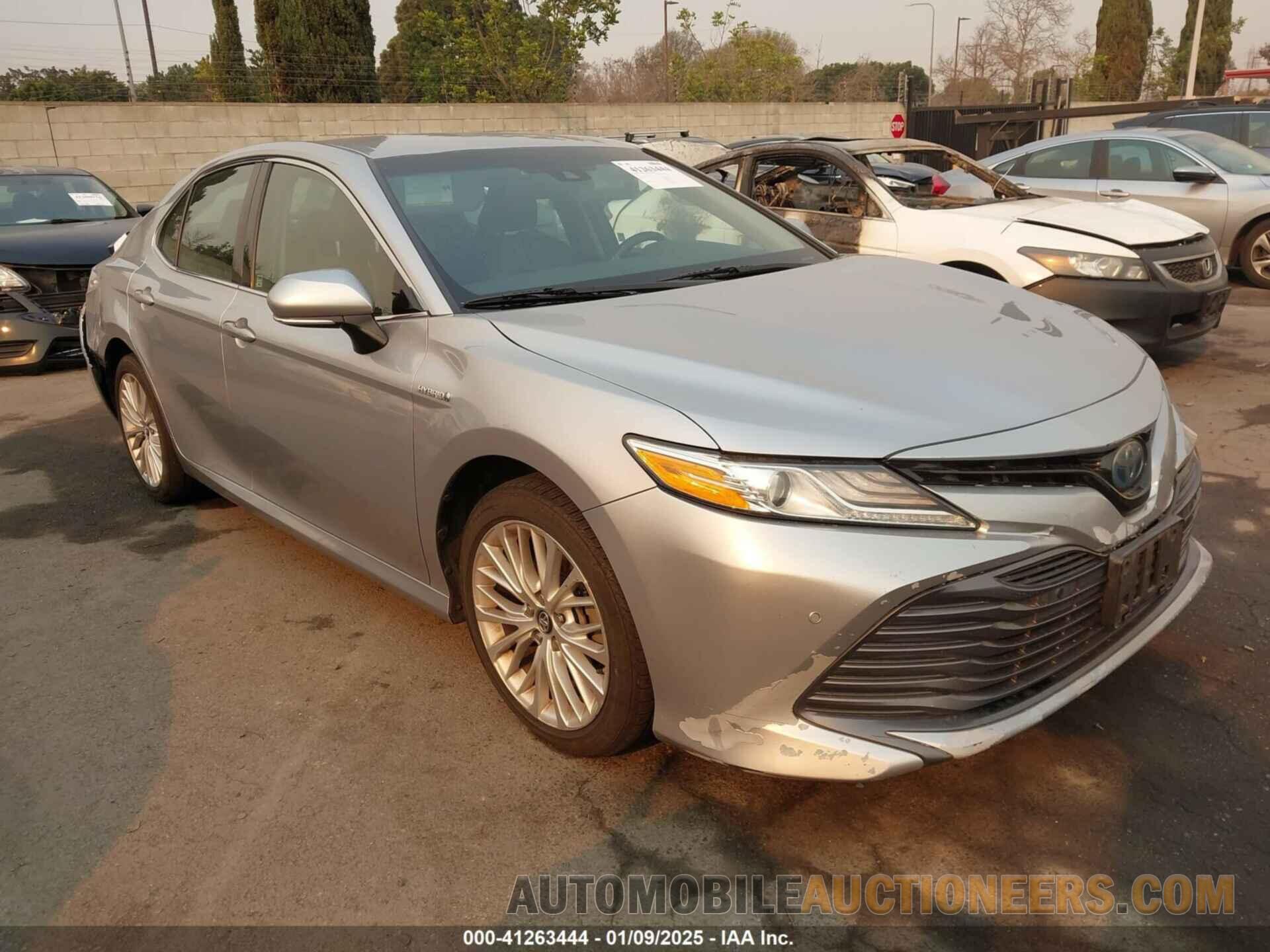 4T1B21HK3JU002880 TOYOTA CAMRY HYBRID 2018