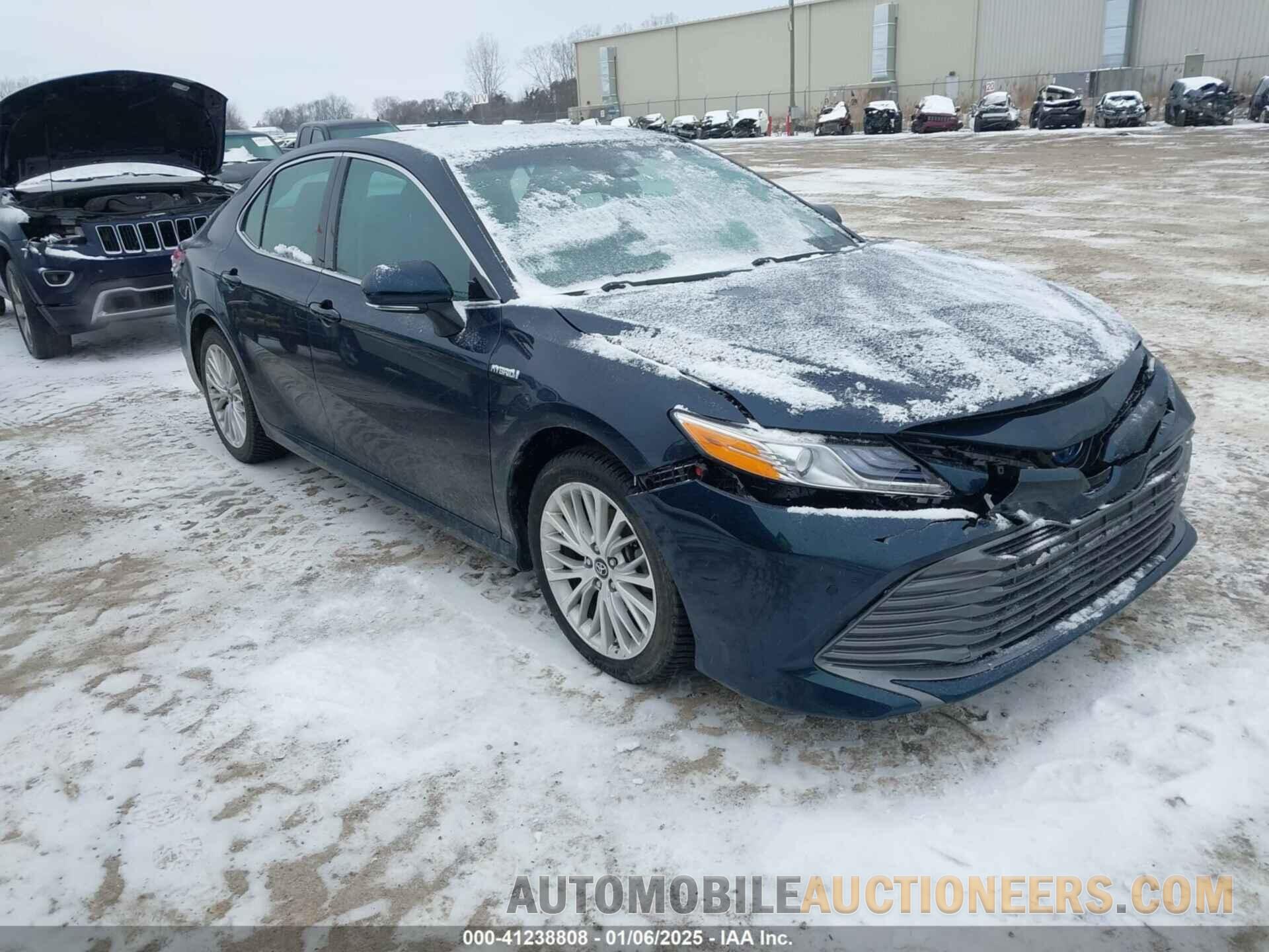 4T1B21HK3JU506328 TOYOTA CAMRY HYBRID 2018