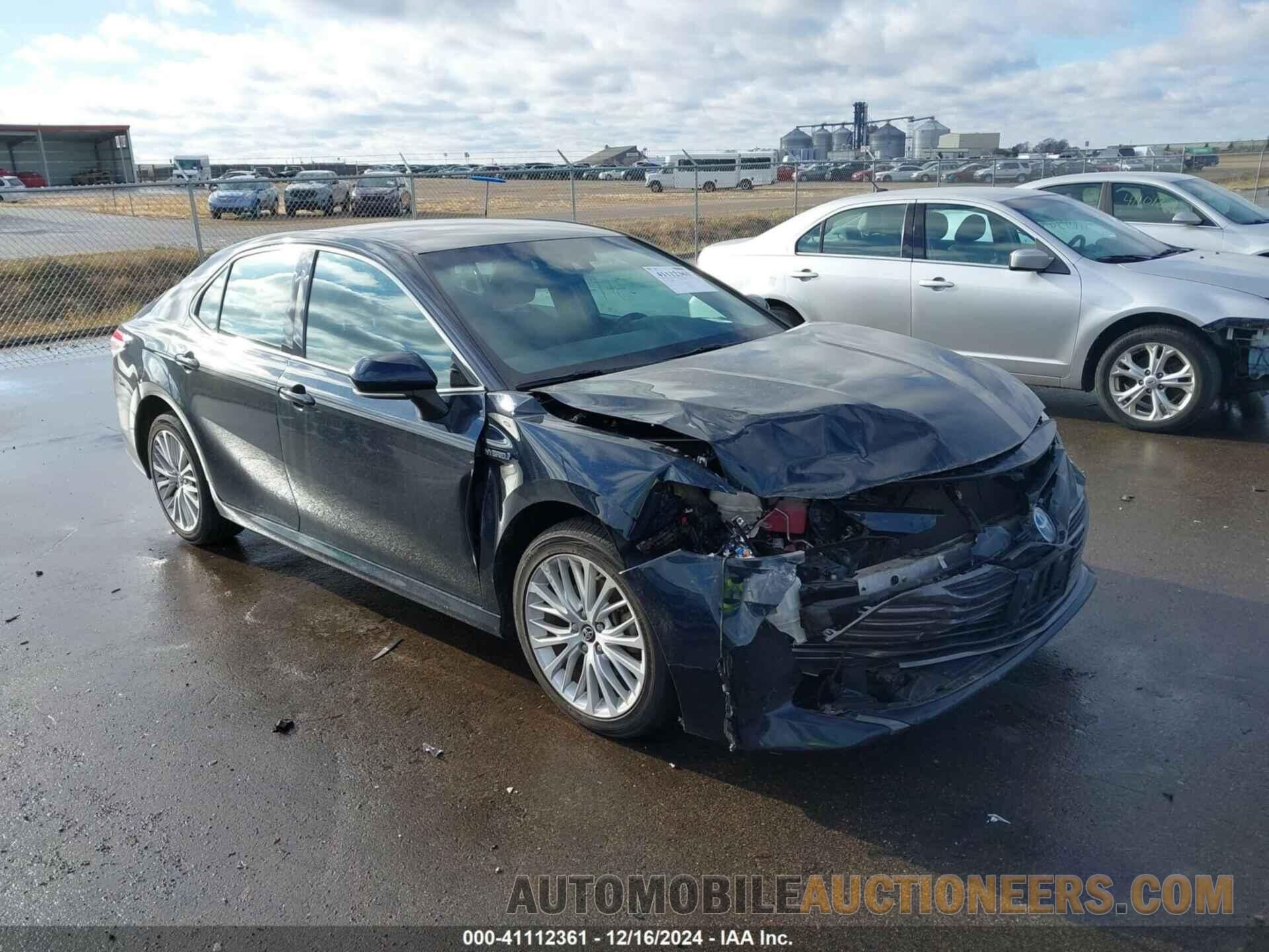 4T1B21HK3JU507043 TOYOTA CAMRY HYBRID 2018