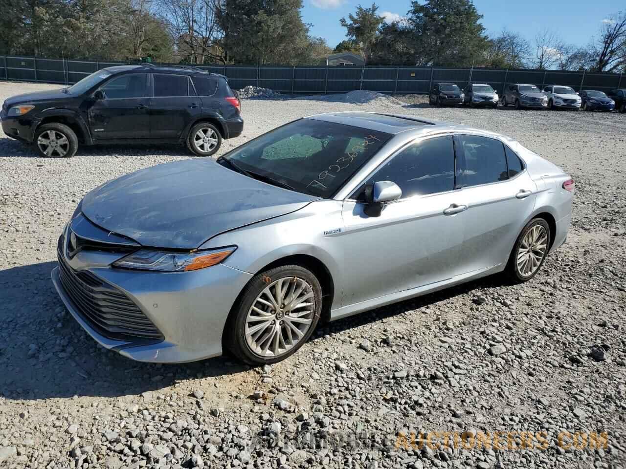 4T1B21HK4JU001723 TOYOTA CAMRY 2018