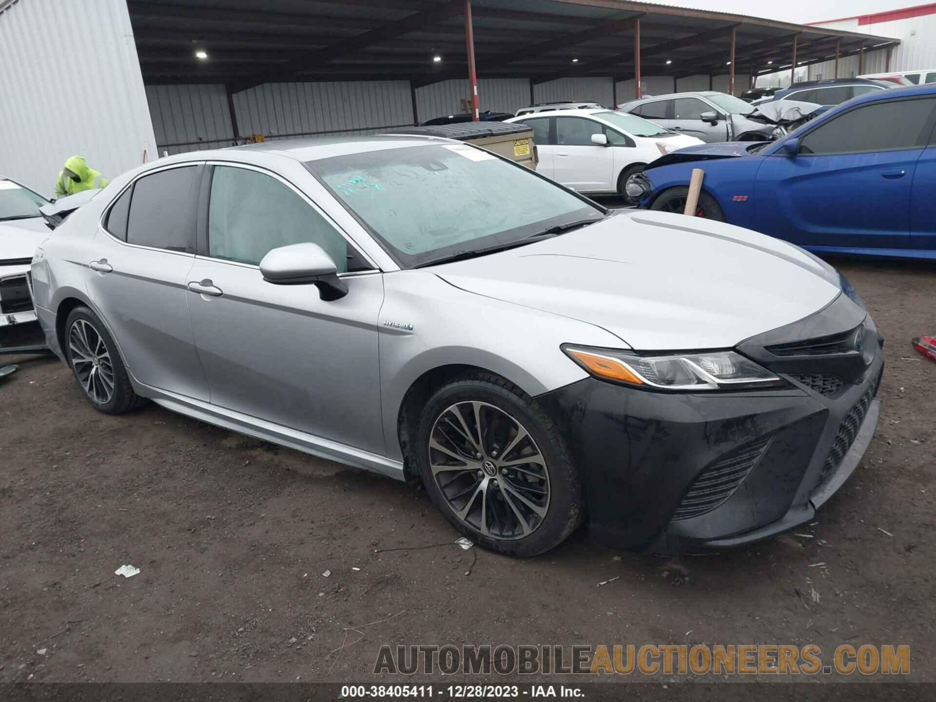 4T1B21HK4JU500327 TOYOTA CAMRY HYBRID 2018