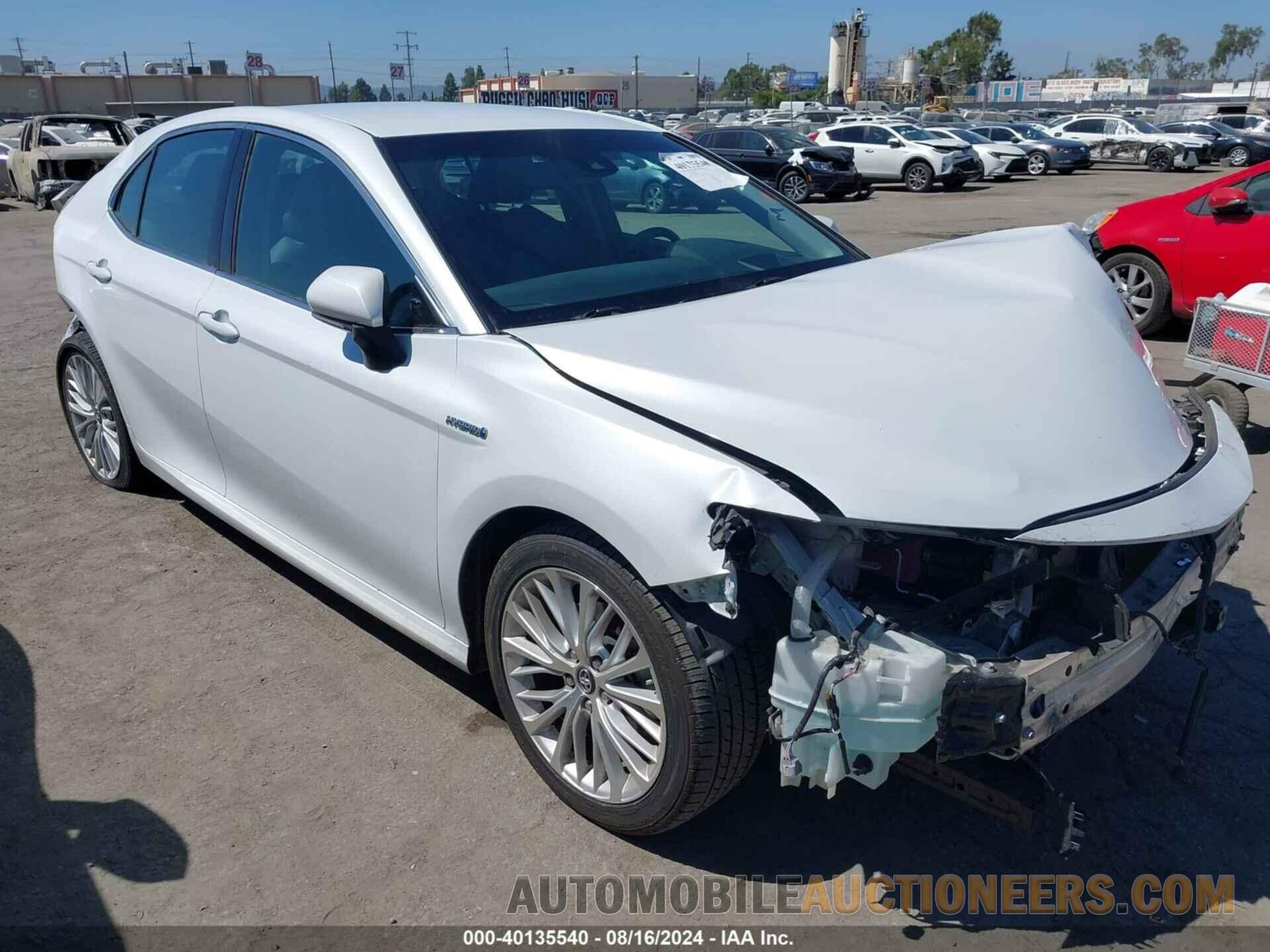 4T1B21HK5JU005960 TOYOTA CAMRY HYBRID 2018