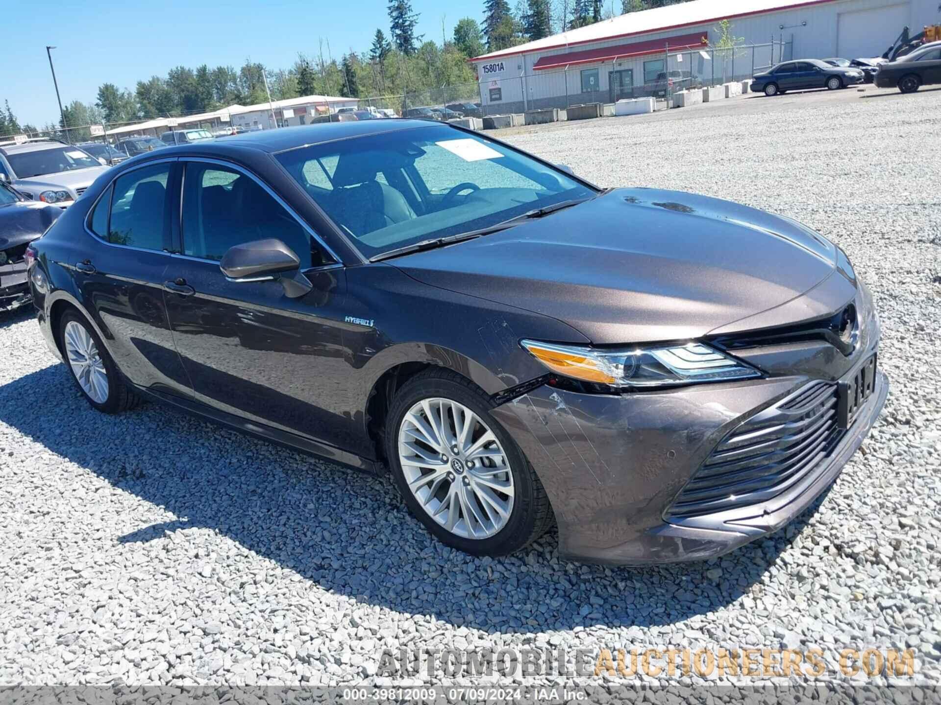 4T1B21HK5JU503057 TOYOTA CAMRY HYBRID 2018