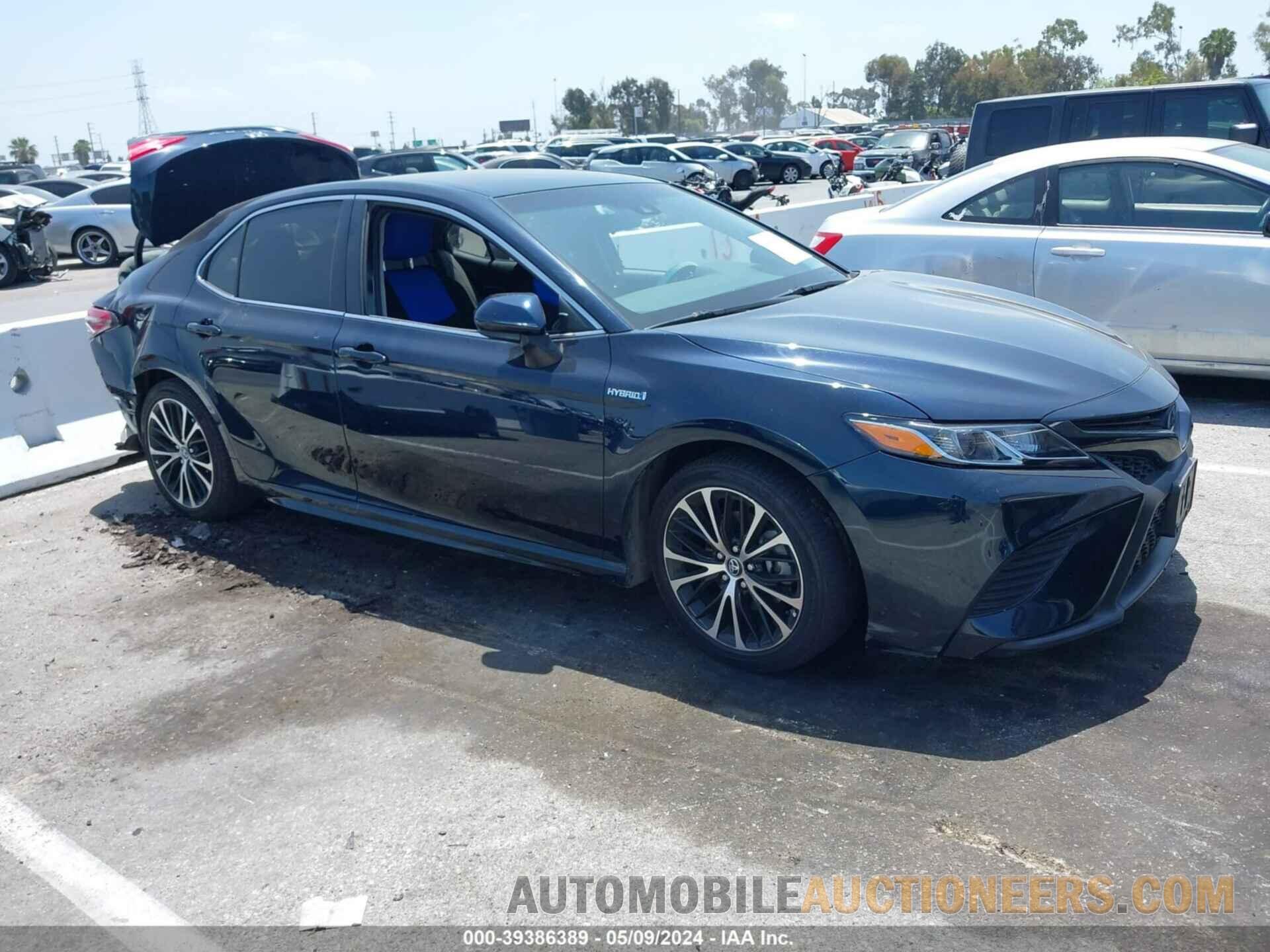 4T1B21HK5JU503933 TOYOTA CAMRY 2018