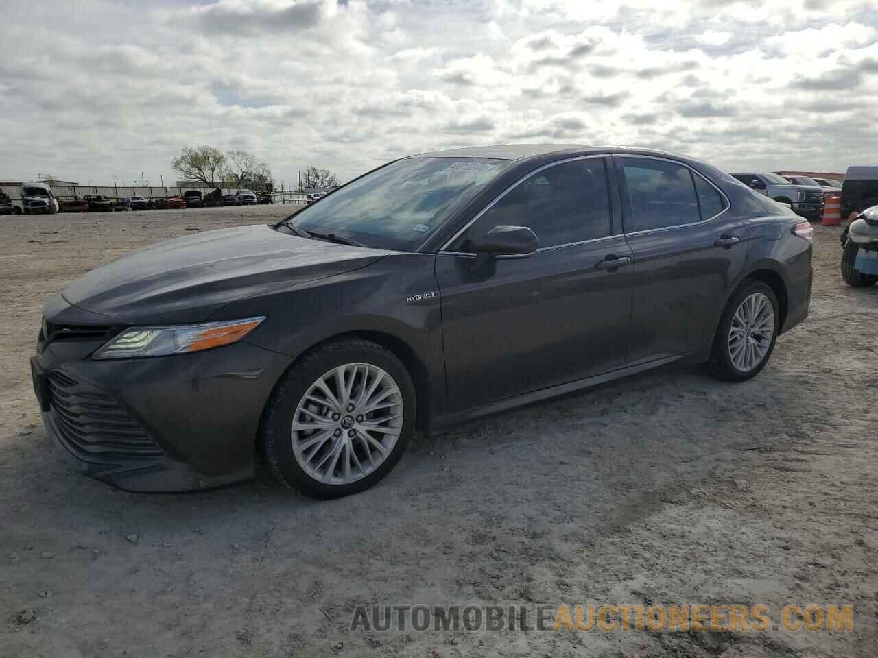 4T1B21HK5JU504645 TOYOTA CAMRY 2018