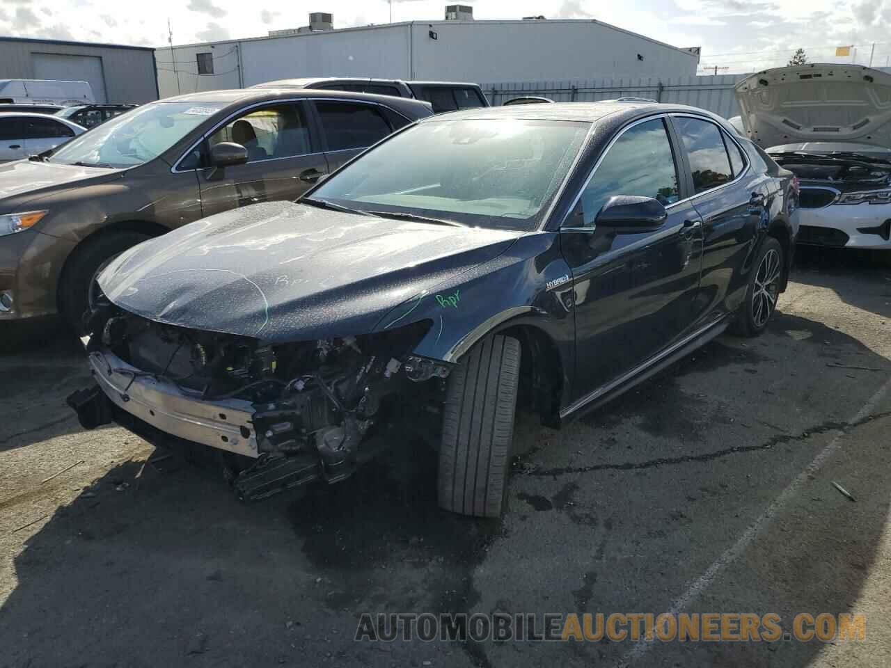 4T1B21HK5KU513279 TOYOTA CAMRY 2019