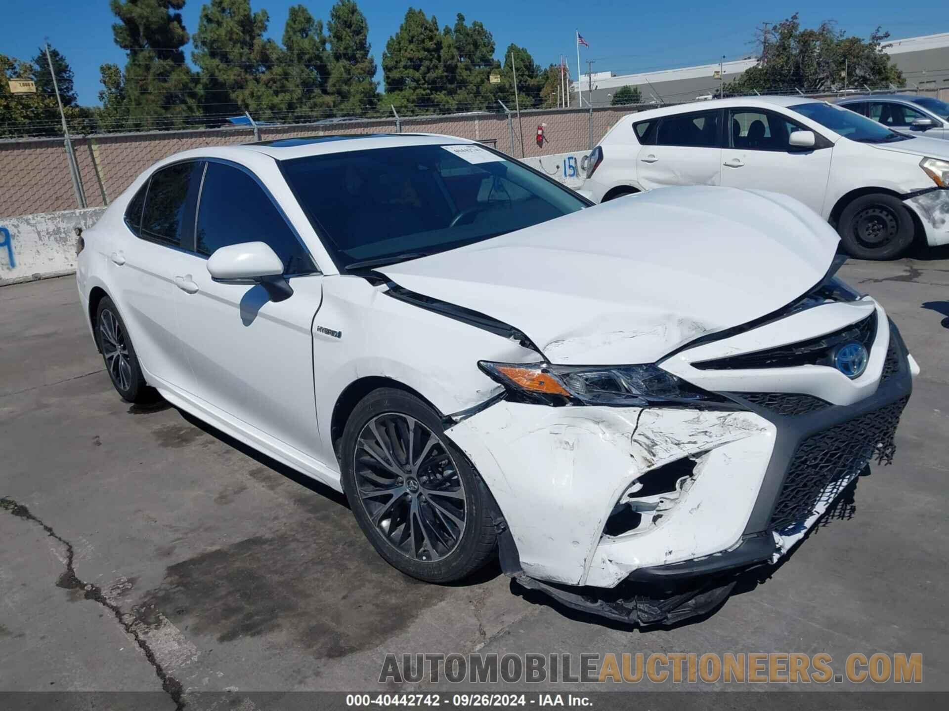 4T1B21HK5KU518272 TOYOTA CAMRY HYBRID 2019