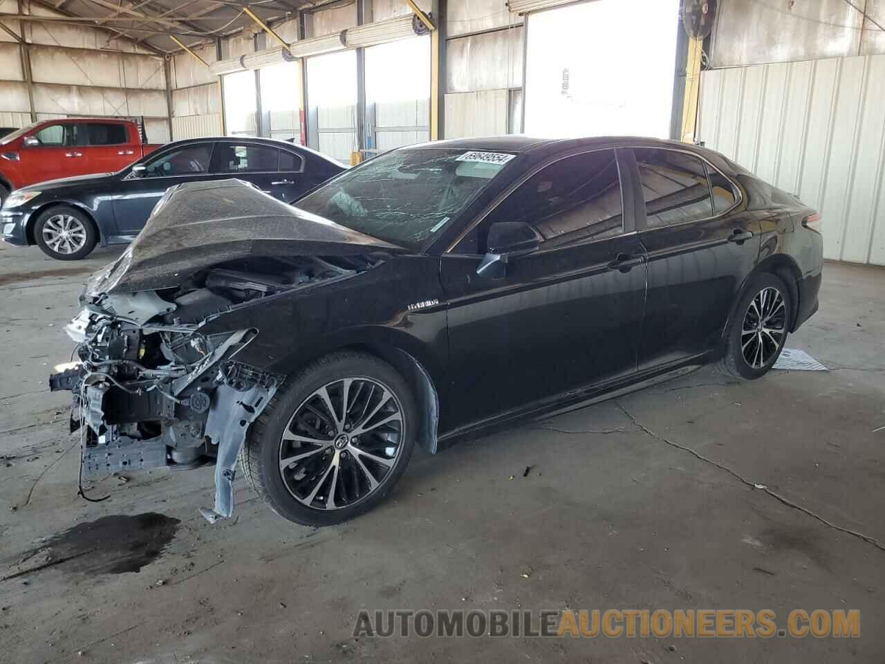 4T1B21HK6JU002386 TOYOTA CAMRY 2018