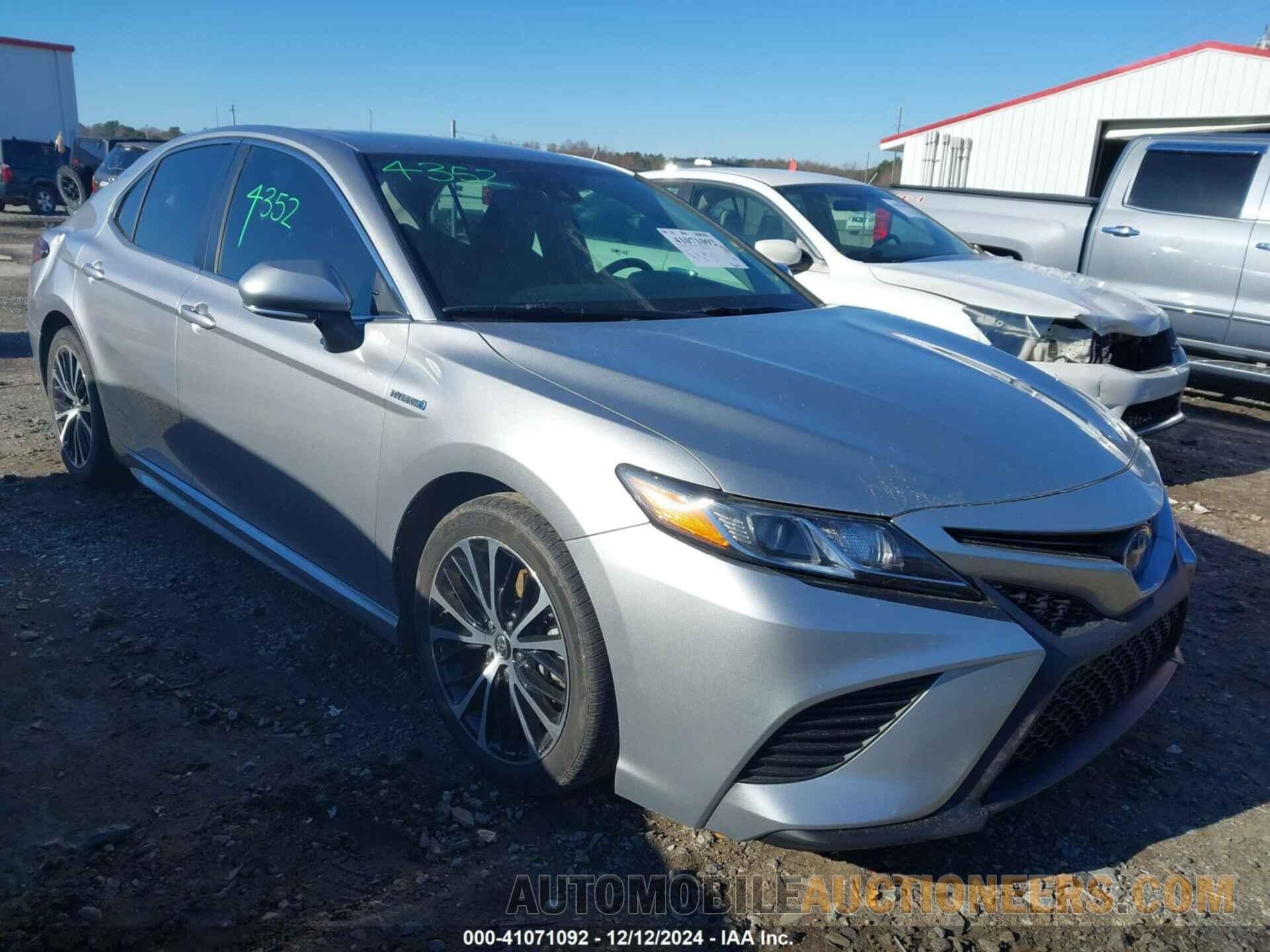 4T1B21HK6JU002646 TOYOTA CAMRY HYBRID 2018