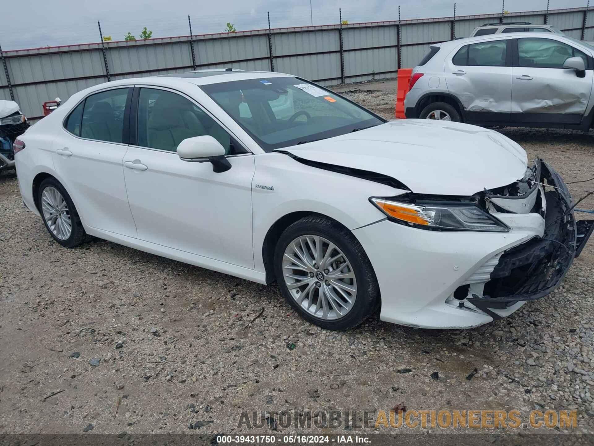 4T1B21HK6JU004977 TOYOTA CAMRY HYBRID 2018