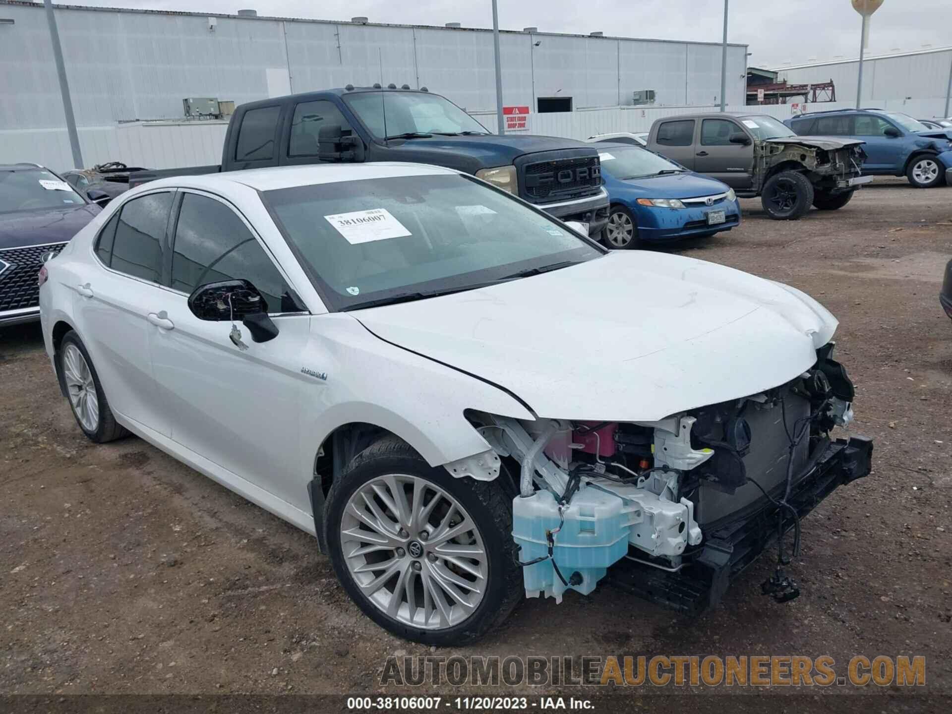 4T1B21HK6JU005739 TOYOTA CAMRY HYBRID 2018