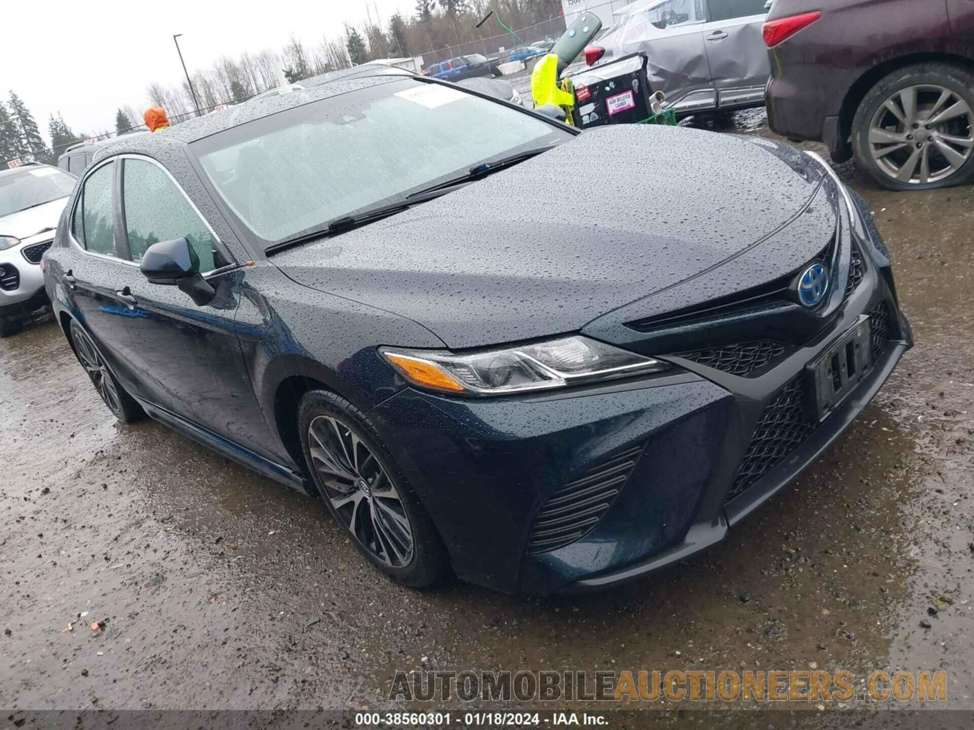 4T1B21HK6JU505576 TOYOTA CAMRY HYBRID 2018