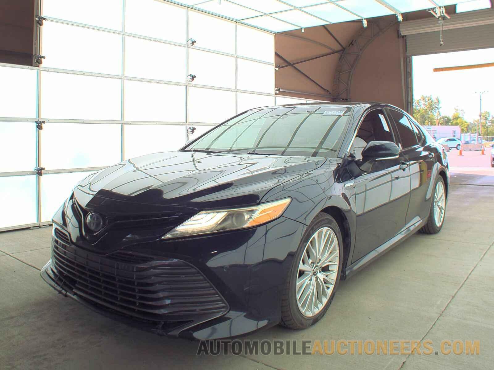 4T1B21HK6JU506887 Toyota Camry Hybrid 2018