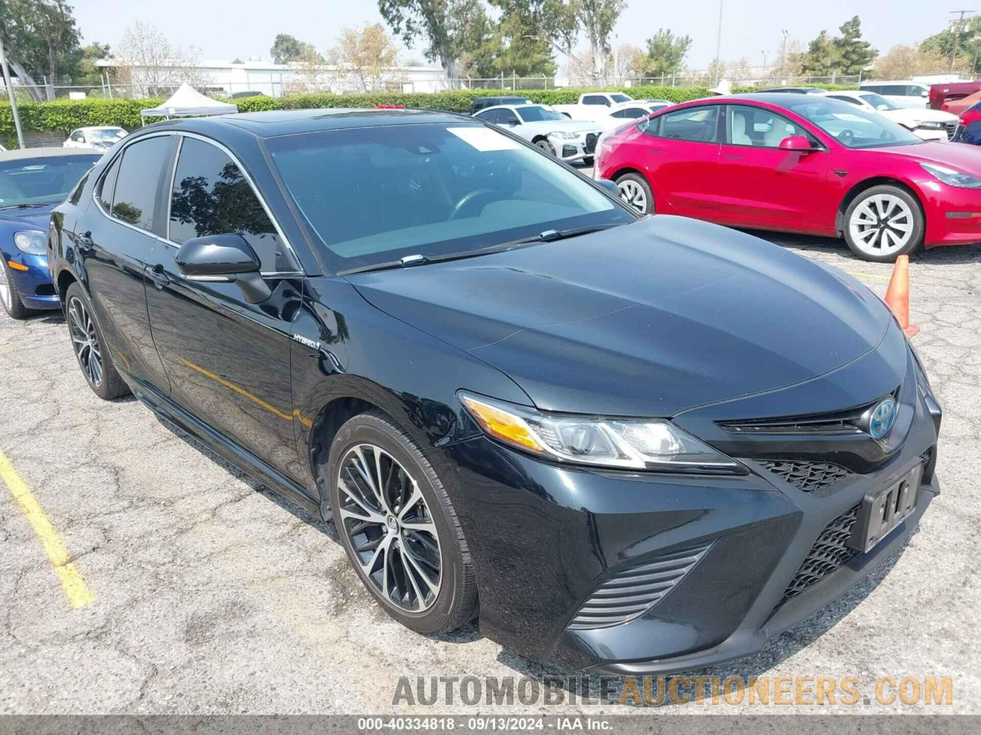 4T1B21HK6JU509143 TOYOTA CAMRY HYBRID 2018