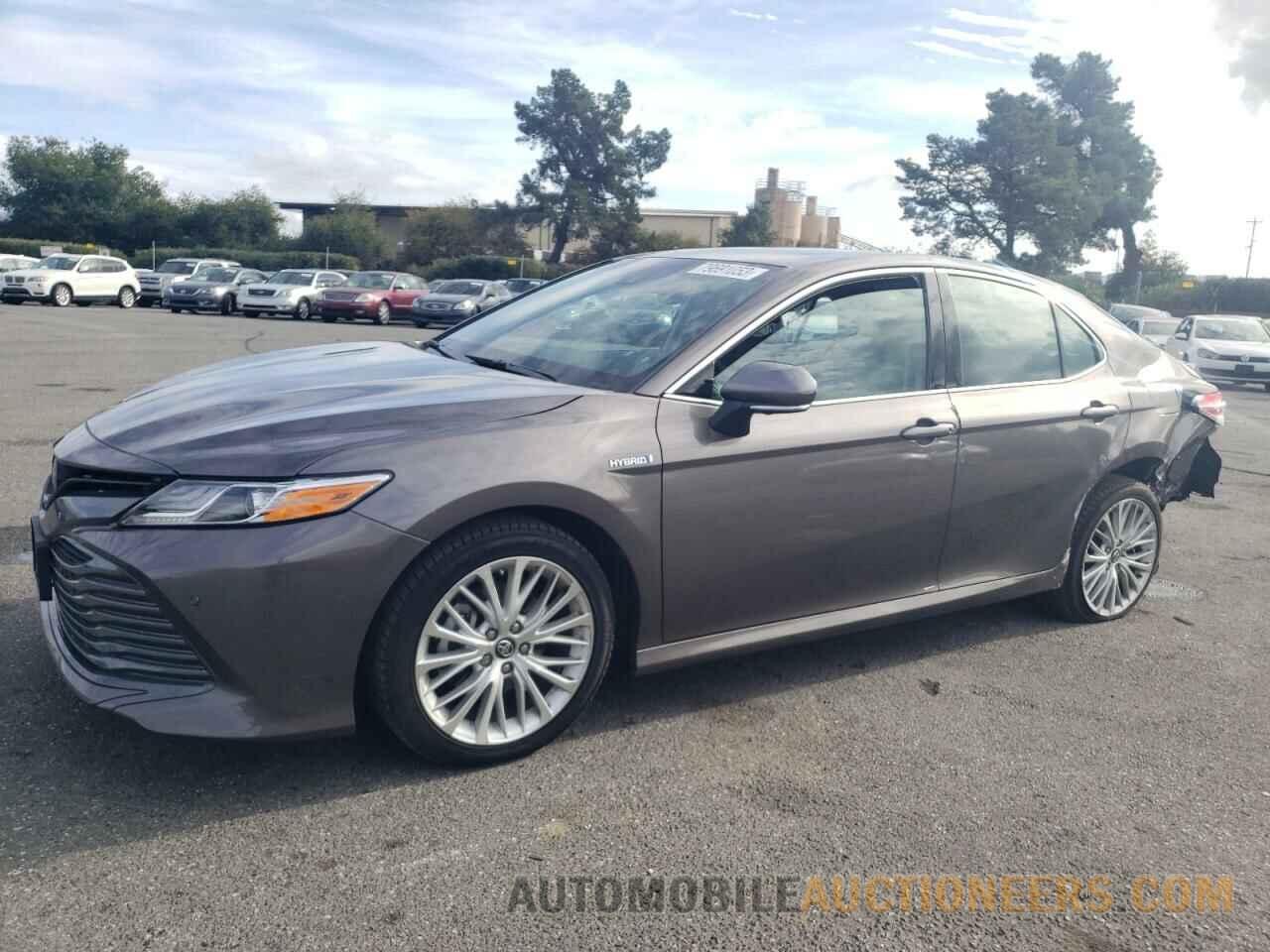 4T1B21HK7JU008388 TOYOTA CAMRY 2018