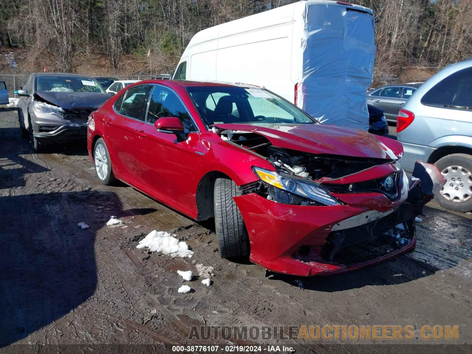 4T1B21HK7JU503853 TOYOTA CAMRY HYBRID 2018