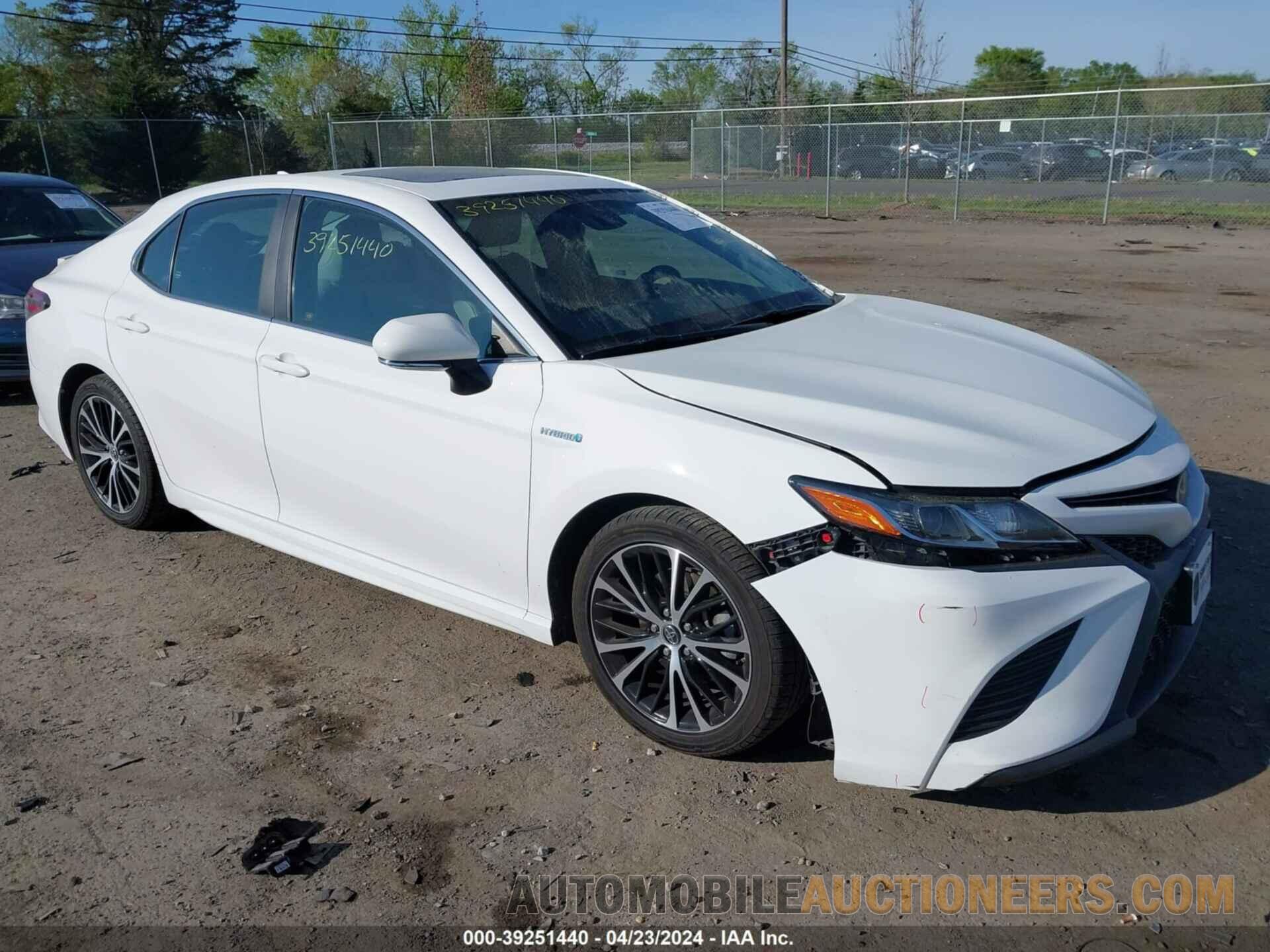 4T1B21HK7JU509717 TOYOTA CAMRY HYBRID 2018