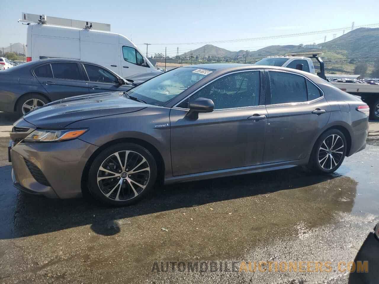 4T1B21HK8JU002468 TOYOTA CAMRY 2018