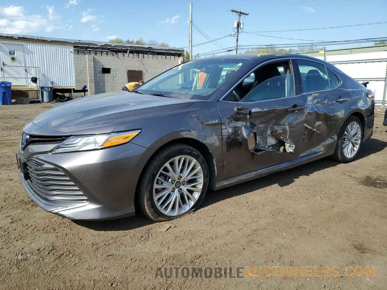 4T1B21HK8JU008402 TOYOTA CAMRY 2018