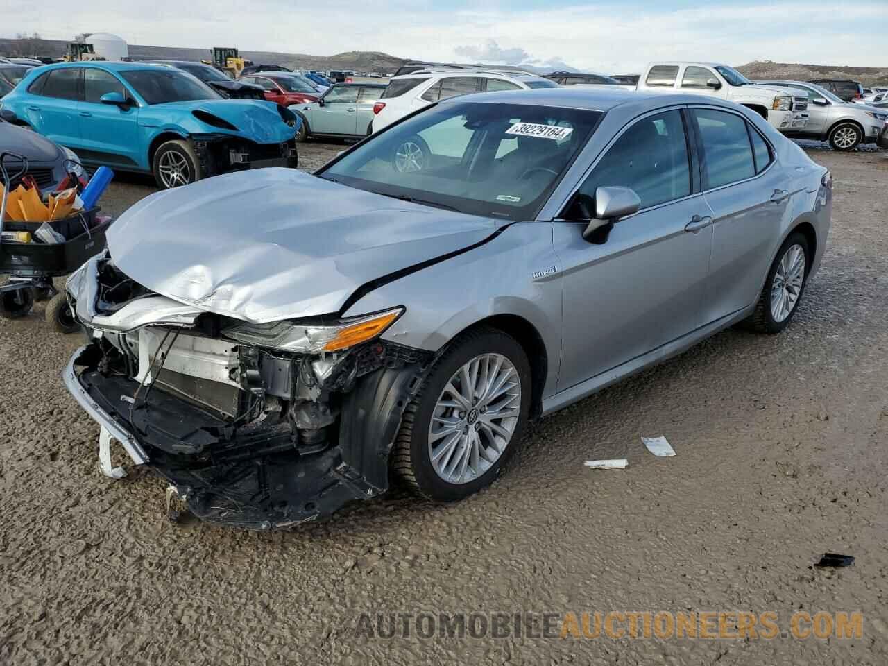 4T1B21HK8JU502100 TOYOTA CAMRY 2018