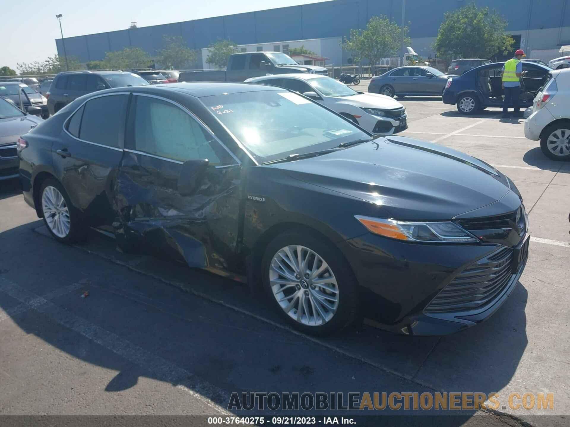 4T1B21HK8JU502405 TOYOTA CAMRY 2018