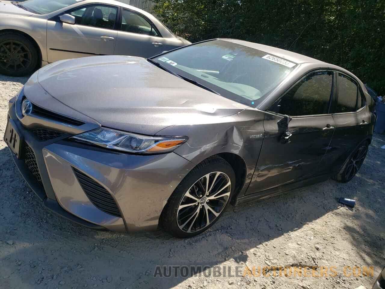 4T1B21HK8JU510018 TOYOTA CAMRY 2018