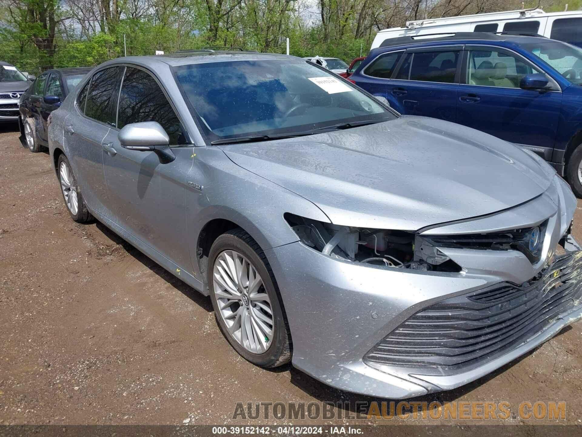 4T1B21HK9JU004777 TOYOTA CAMRY HYBRID 2018