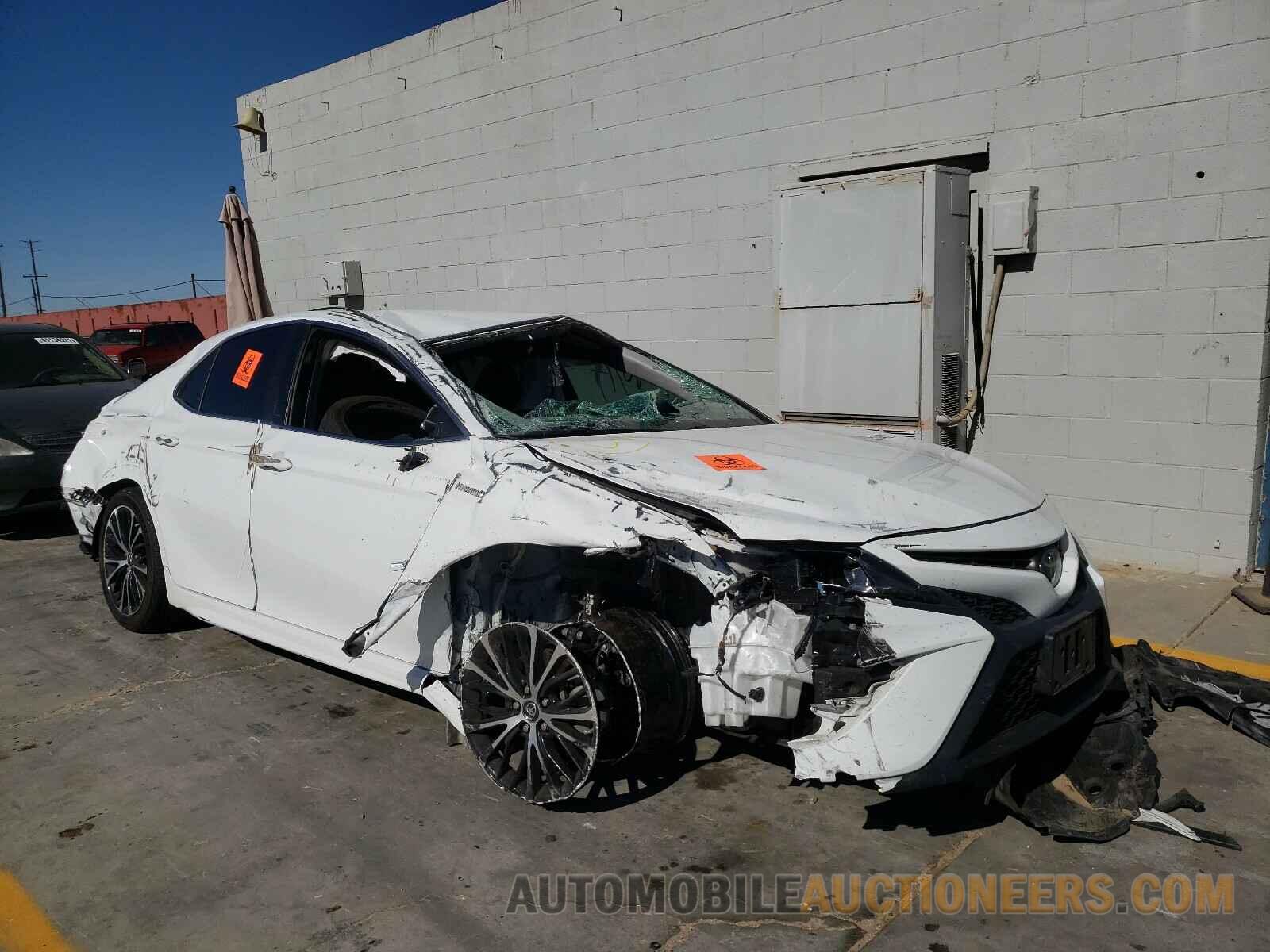 4T1B21HK9JU503711 TOYOTA CAMRY 2018