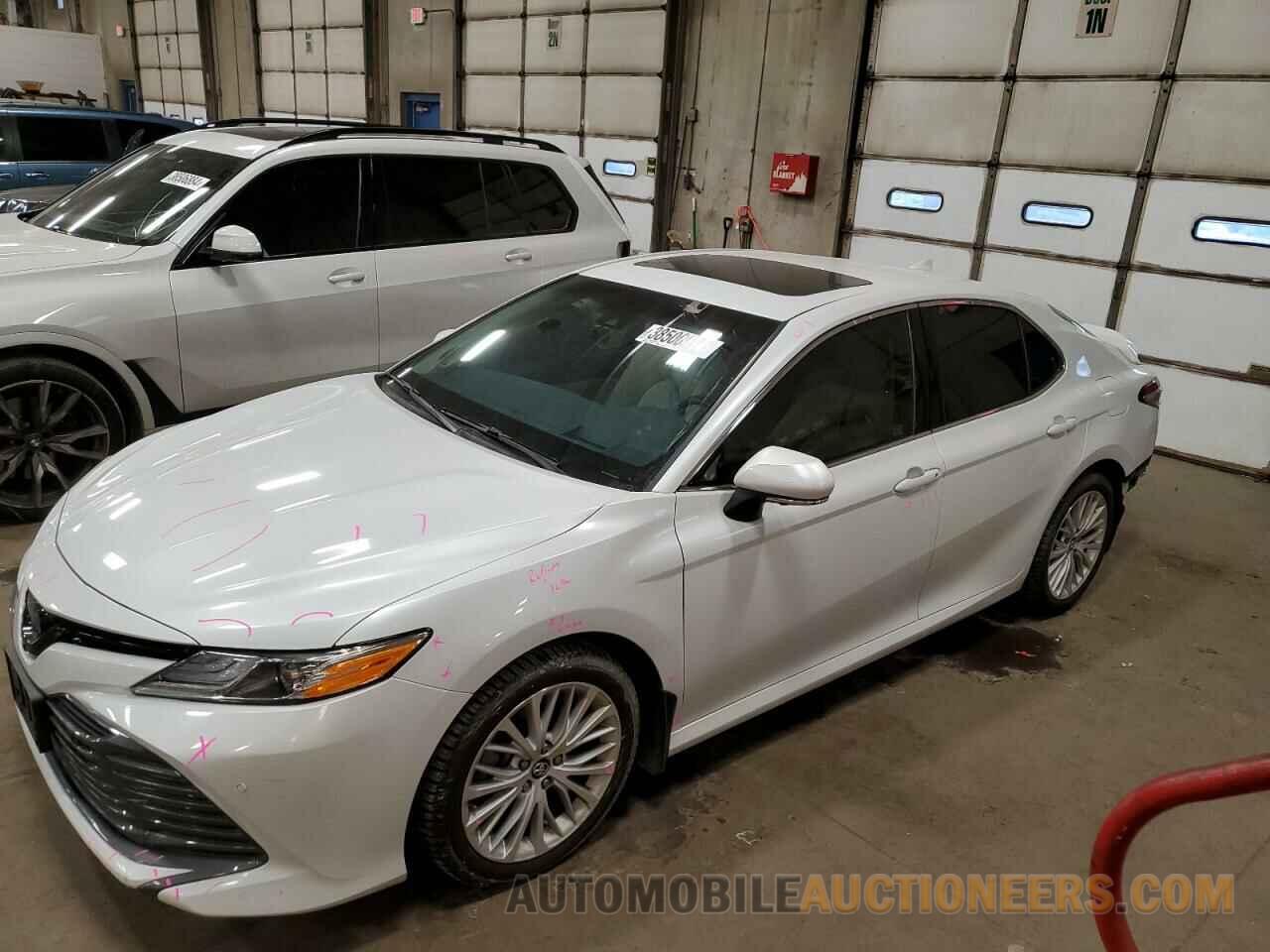 4T1B21HKXJU008417 TOYOTA CAMRY 2018