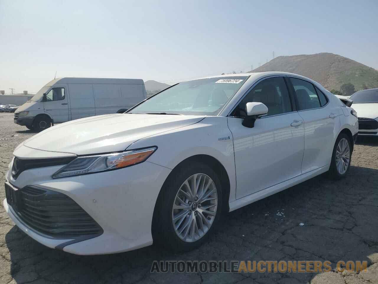 4T1B21HKXJU505855 TOYOTA CAMRY 2018