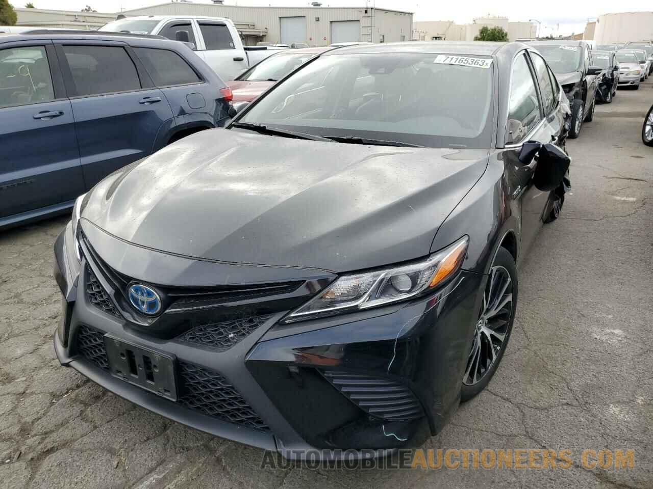 4T1B21HKXJU506777 TOYOTA CAMRY 2018