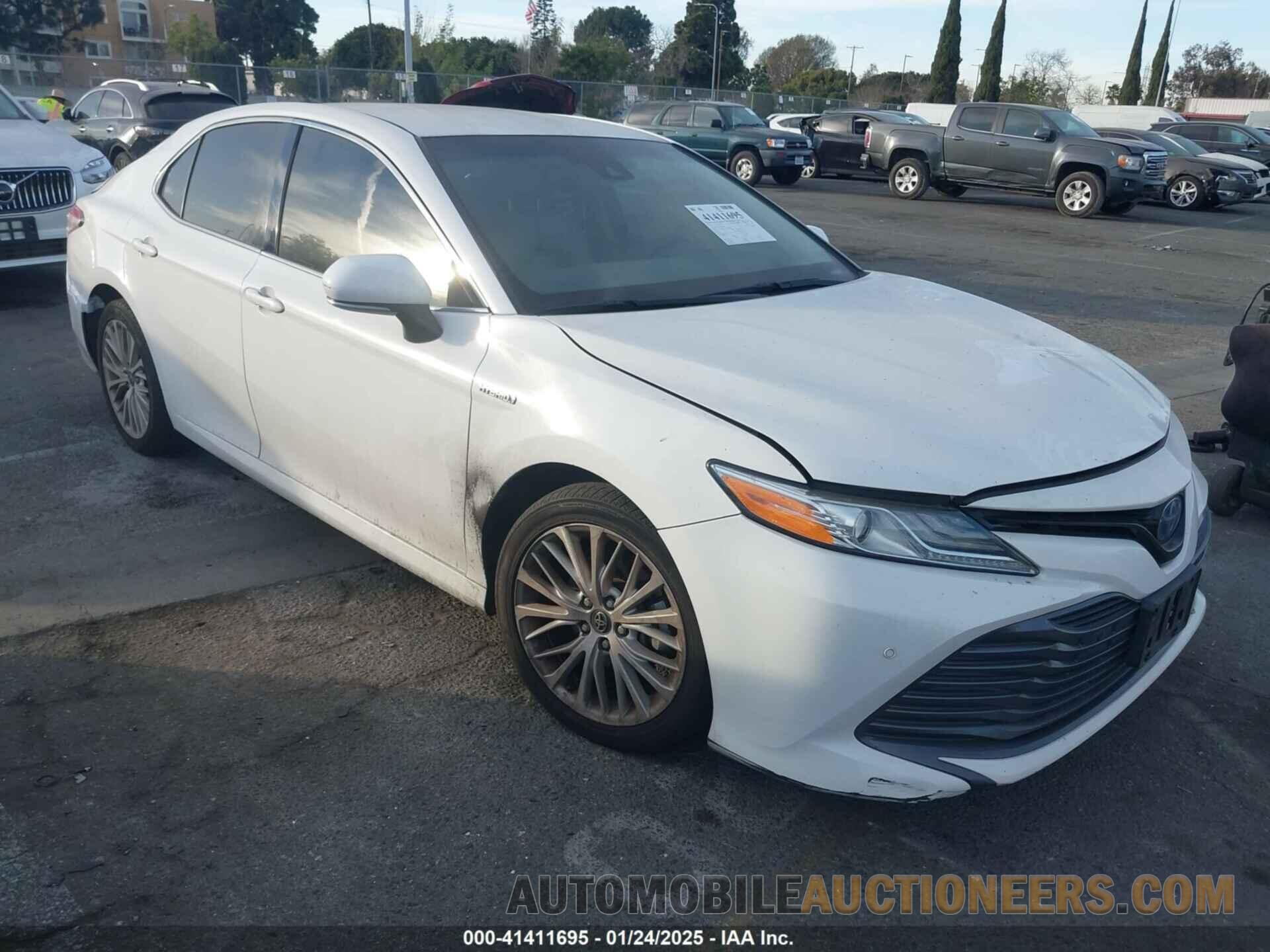 4T1B21HKXJU509436 TOYOTA CAMRY HYBRID 2018