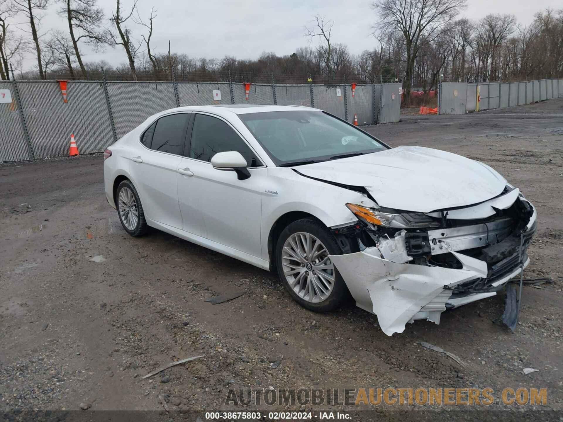 4T1B21HKXKU513083 TOYOTA CAMRY HYBRID 2019