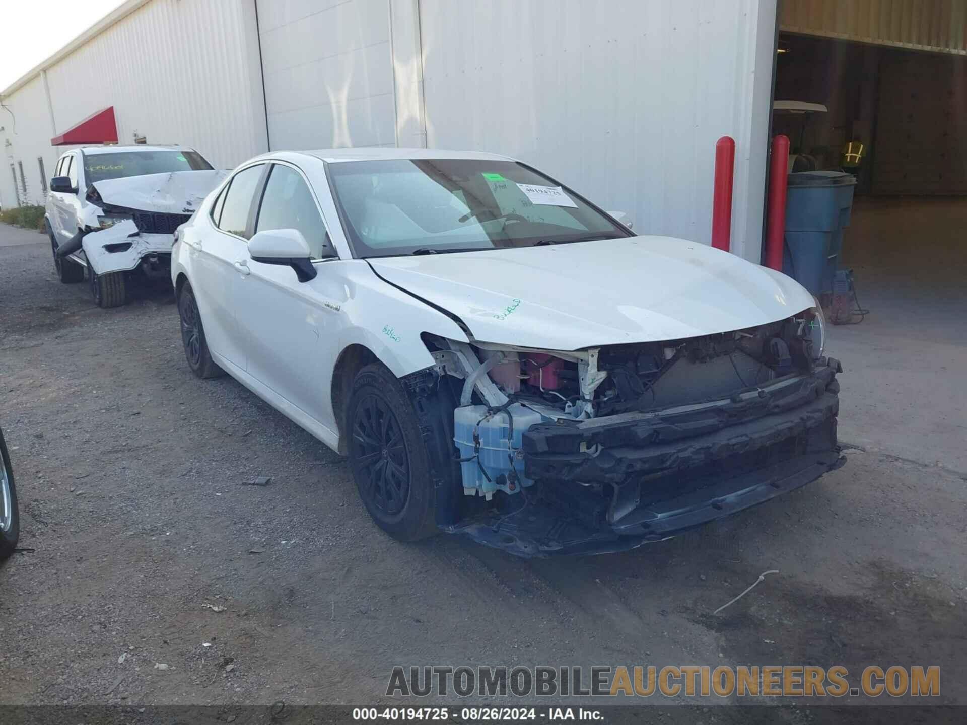 4T1B31HK9JU500322 TOYOTA CAMRY HYBRID 2018