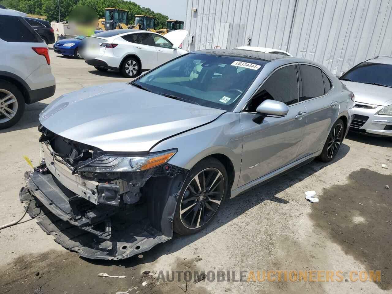 4T1B61HK0JU028423 TOYOTA CAMRY 2018