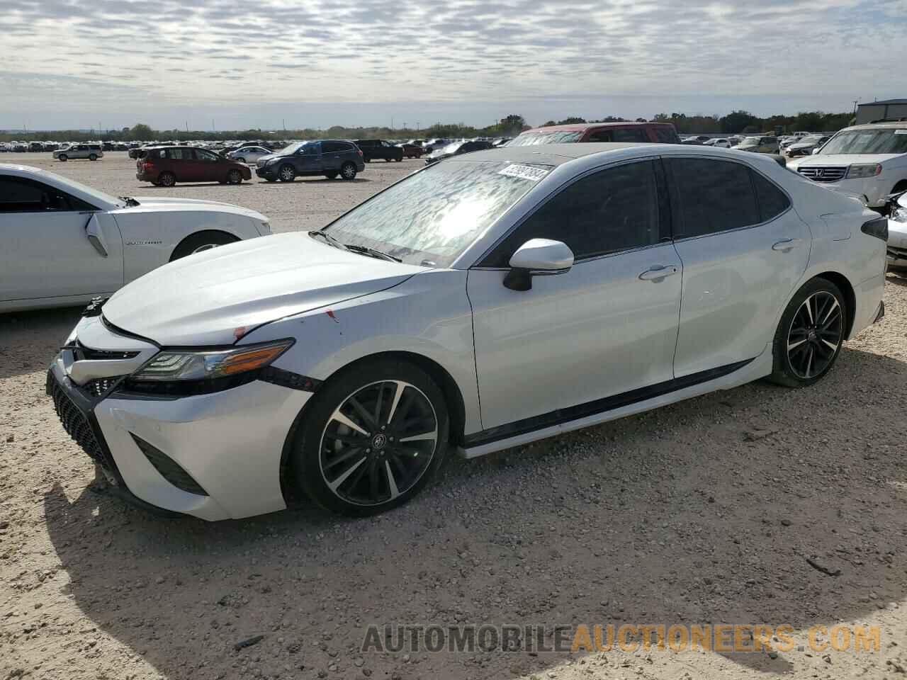 4T1B61HK0JU028499 TOYOTA CAMRY 2018