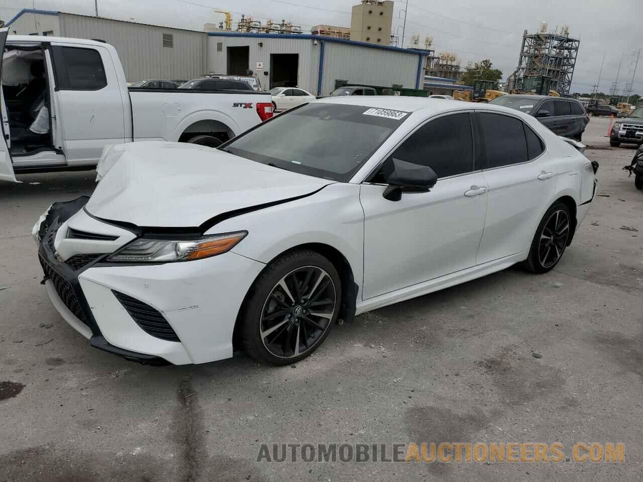 4T1B61HK0JU037042 TOYOTA CAMRY 2018