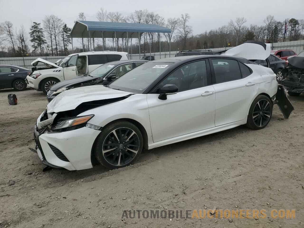 4T1B61HK0JU043049 TOYOTA CAMRY 2018