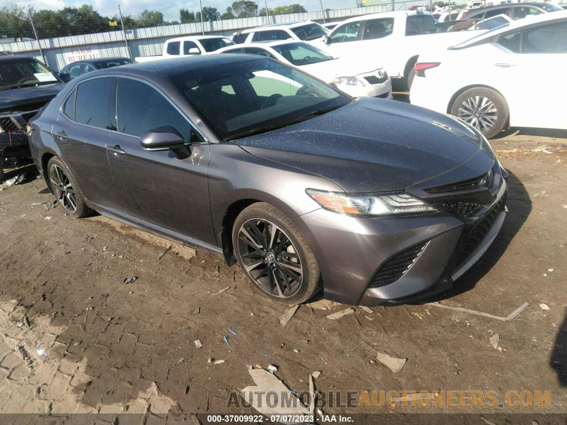 4T1B61HK0JU056304 TOYOTA CAMRY 2018