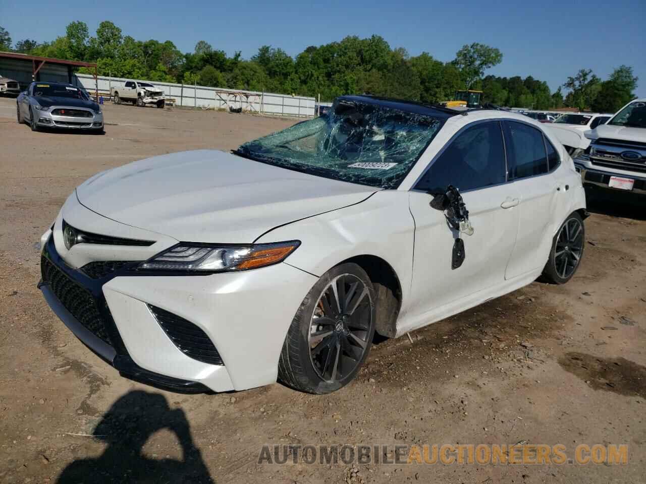 4T1B61HK0JU077301 TOYOTA CAMRY 2018