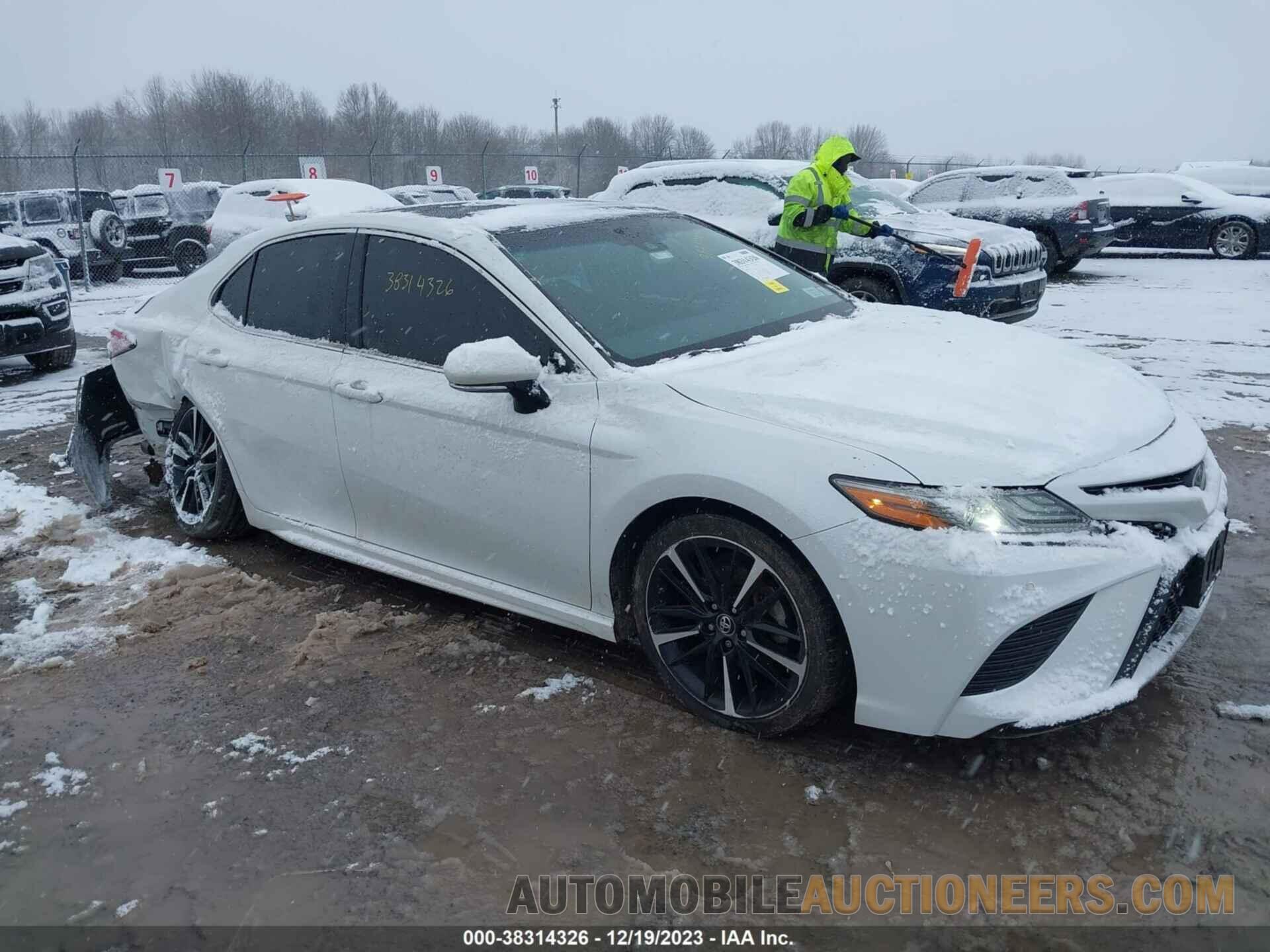 4T1B61HK0JU105274 TOYOTA CAMRY 2018