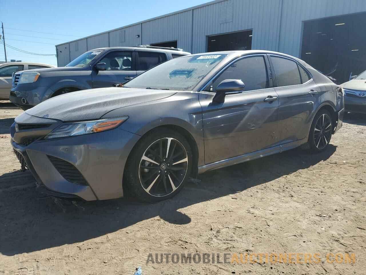 4T1B61HK0JU126075 TOYOTA CAMRY 2018