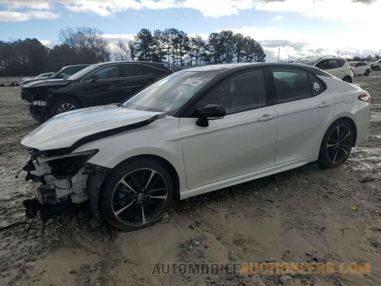 4T1B61HK0JU143037 TOYOTA CAMRY 2018