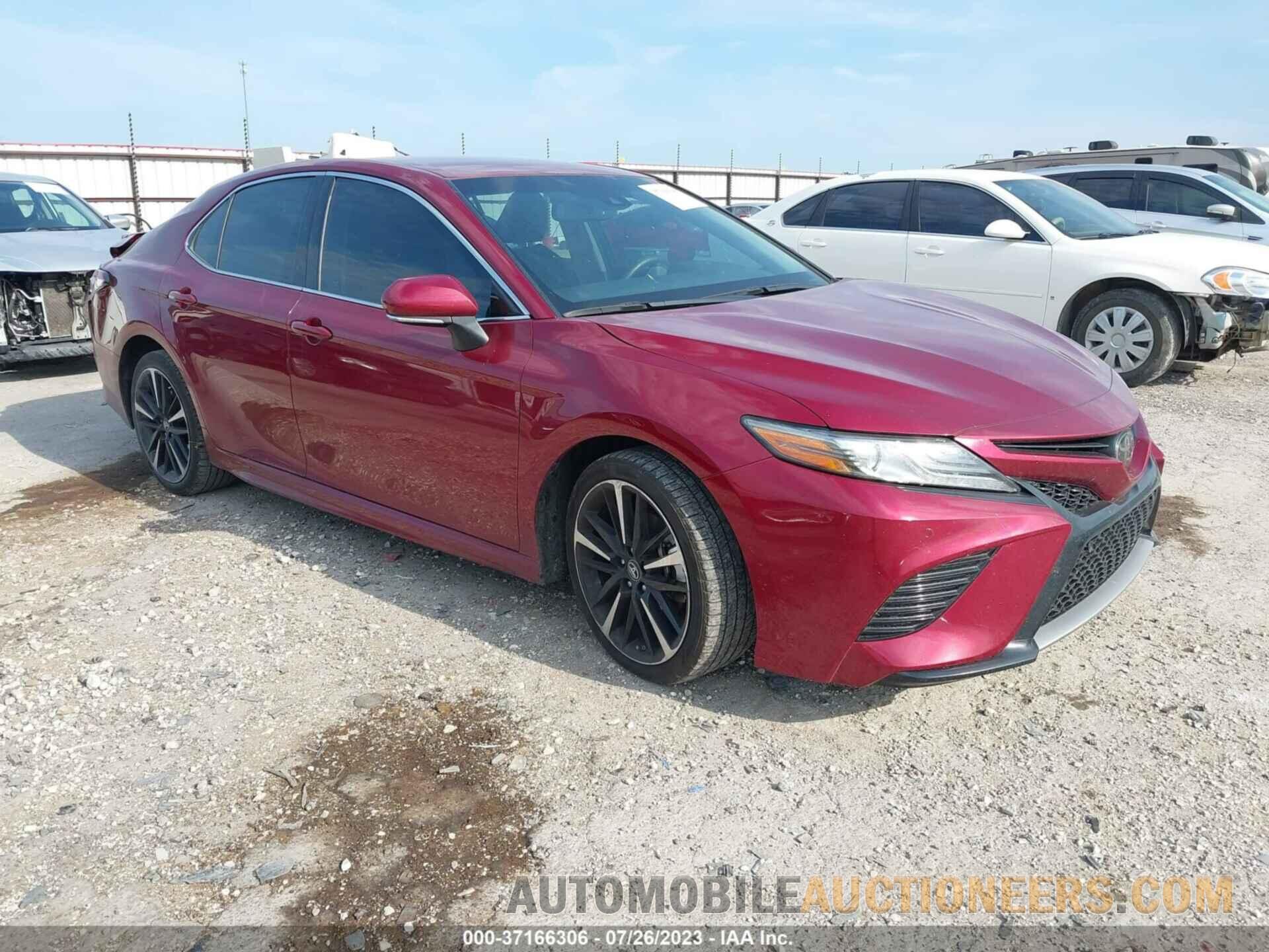 4T1B61HK0JU579211 TOYOTA CAMRY 2018