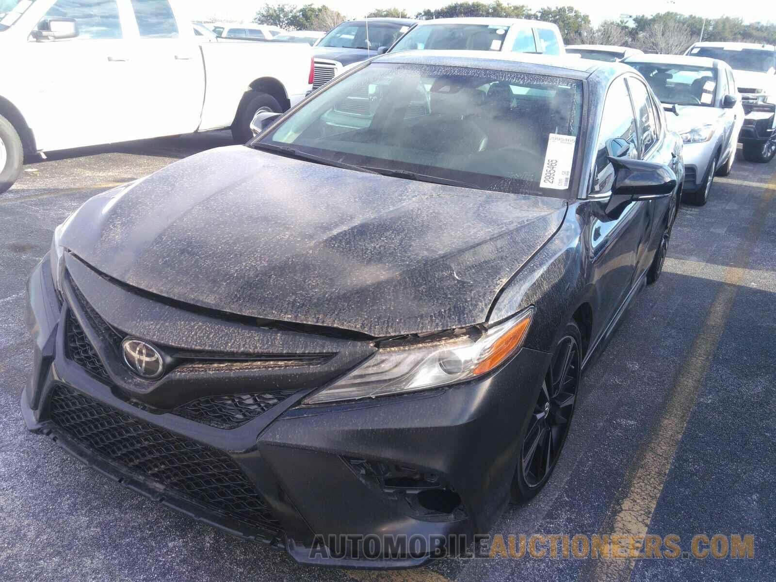 4T1B61HK0KU817477 Toyota Camry 2019