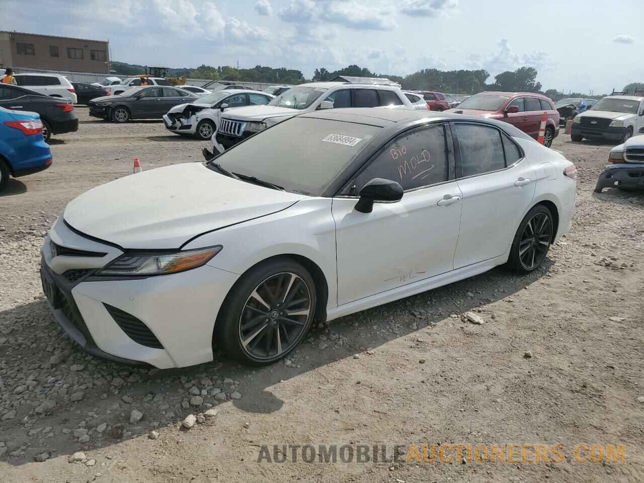 4T1B61HK1JU014076 TOYOTA CAMRY 2018