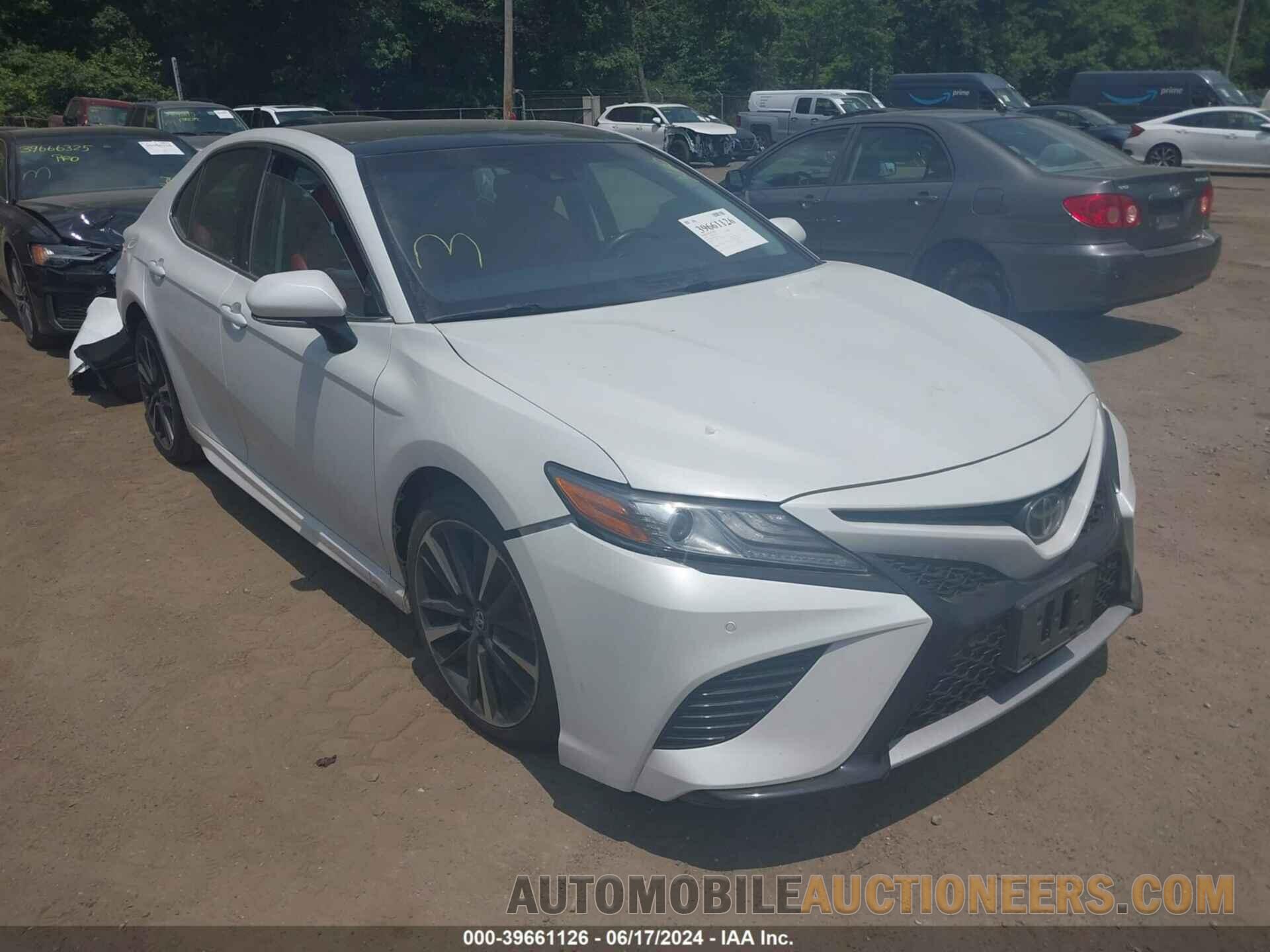 4T1B61HK1JU054240 TOYOTA CAMRY 2018