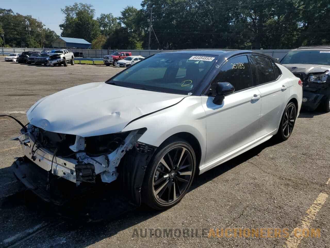 4T1B61HK1JU065786 TOYOTA CAMRY 2018