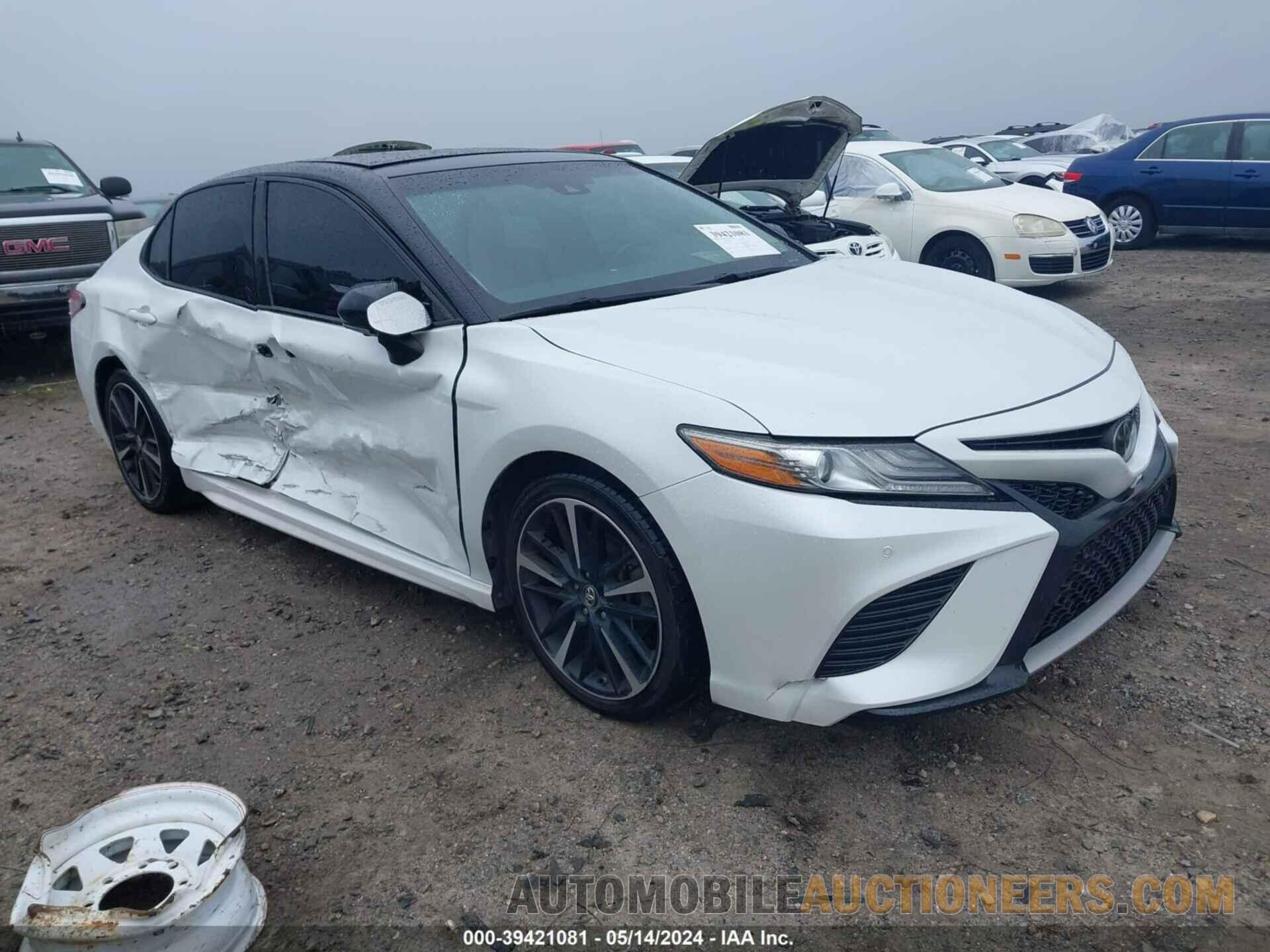 4T1B61HK1JU068221 TOYOTA CAMRY 2018